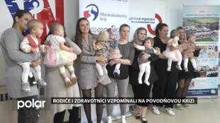 Povodňová miminka se setkala s rodiči i zdravotníky v krnovské porodnici
