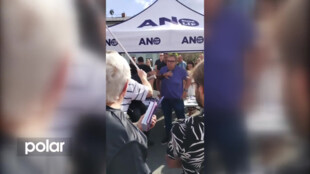 Za napadení Andreje Babiše francouzskou holí hrozí muži až tři roky vězení