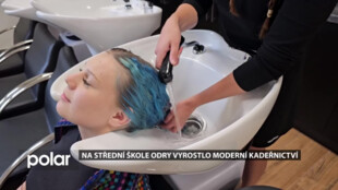 Obyvatelé Oder mohou chodit do moderního školního kadeřnictví