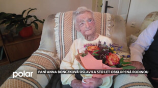 Paní Anna Bonczková z Horní Suché oslavila století obklopená rodinou