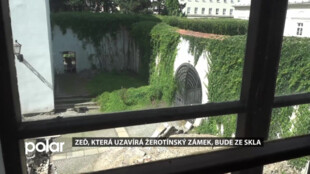 Zeď, která uzavírá Žerotínský zámek, bude nově ze skla