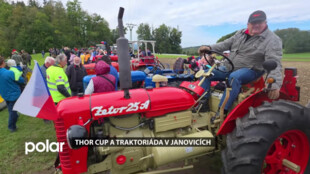 V sobotu se v Janovicích běžel adrenalinový závod, neděle patřila přehlídce desítek traktorů