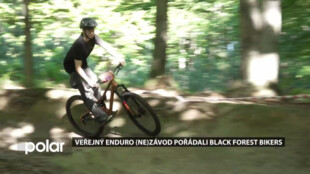 Bikeři z Černého lesa uspořádali první veřejný enduro (ne)závod, kde soutěžily i dvojice