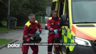 Agresivní řidiči verbálně útočí na záchranáře. Sanitky prý blokují provoz