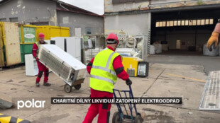 Charitní dílny opavské charity likvidují zatopený elektroodpad i rok po povodních