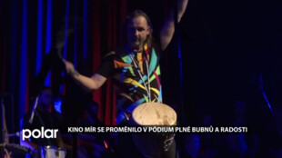 Opavské kino Mír se na jeden večer proměnilo v pódium plné rytmu a energie. Lídr orchestru BORIS slavil padesátiny