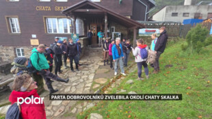 Dobrovolníci z projektu Stezky z lásky pomáhali na beskydské Skalce