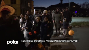 S lampiony Bruntálem prošel Halloweenský průvod