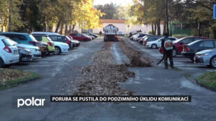 Poruba se pustila do podzimního úklidu komunikací. Hotovo má být do konce listopadu