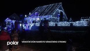 Vánoční dům namísto vánočního stromu rozsvítili ve Vrbně pod Pradědem