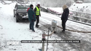 Voda ve Straníku je dle provozovatele vodovodu a hygieny po měsíci a půl pitná, odborníci z VUT ještě propláchli potrubí