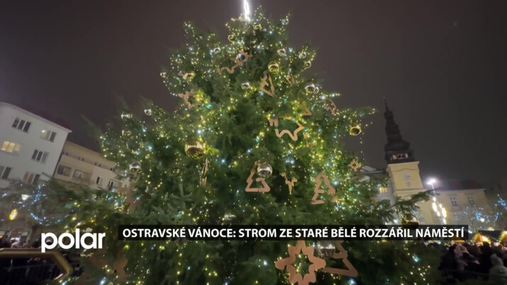 Ostravské Vánoce: strom ze Staré Bělé rozzářil celé Masarykovo náměstí