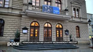 Venkovní výtah má zajistit bezbariérový přístup do Slezského divadla v Opavě