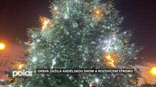 Rozsvícení vánočního stromu na Dolním náměstí v Opavě rozzářilo stovky úsměvů
