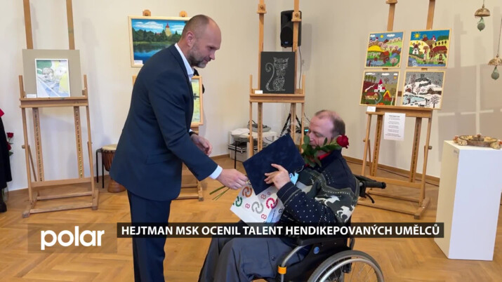 Slavnostní atmosféra, desítky vystavených děl. Hejtman MSK ocenil talent hendikepovaných umělců