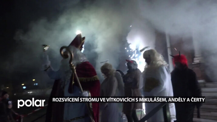 Mírové náměstí v Ostravě-Vítkovicích zdobí dvacetimetrová jedle