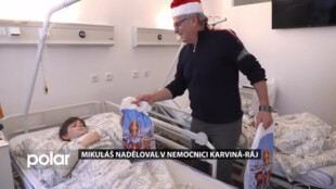 Mikuláš naděloval i v Nemocnici Karviná - Ráj, kde navštívil nemocné děti napříč odděleními