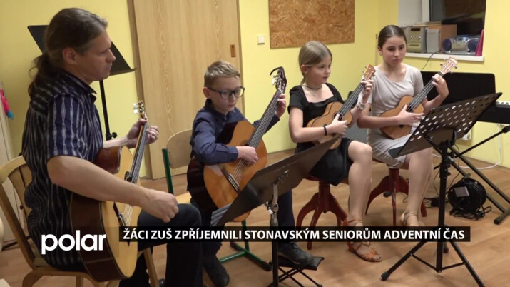 Žáci ZUŠ zpříjemnili stonavským seniorům adventní čas