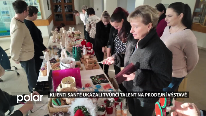 Klienti Santé ukázali tvůrčí talent na prodejní výstavě v budově magistrátu