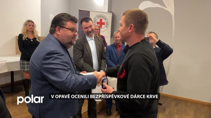 Večer v Obecním domě v Opavě patřil lidem, kteří pomáhají nezištně