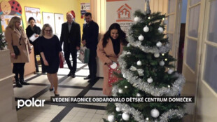 Vedení radnice Ostravy-Jihu obdarovalo Dětské centrum Domeček