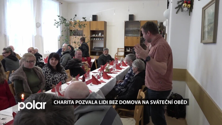 Charita pozvala lidi bez domova na sváteční oběd