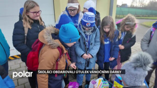 Havířovští školáci obdarovali útulek vánočními dárky