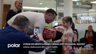 Strom splněných přání v Opavě opět rozdával radost, tentokrát se z dárků radovaly děti ze znevýhodněných rodin