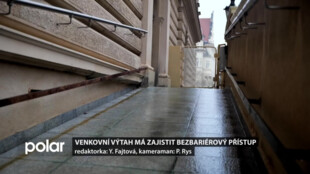 Venkovní výtah má zajistit bezbariérový přístup do Slezského divadla v Opavě