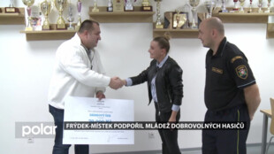 Mladí dobrovolní hasiči ve Frýdku-Místku obdrželi šek
