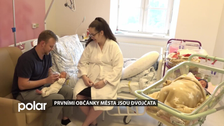 Prvními občánky města jsou dvojčata Emily a Linda