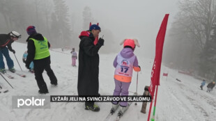 Lyžaři jeli na Svinci závod ve slalomu, za dva týdny chtějí na sněhu karneval