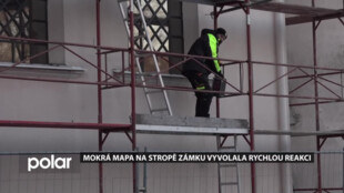 Mokrá mapa na stropě zámku vyvolala rychlou reakci