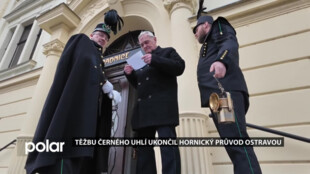 Těžbu černého uhlí ukončil hornický průvod Ostravou, začátek měl před slezskoostravskou radnicí