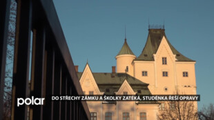 BEZ KOMENTÁŘE: Do střechy zámku a školky zatéká, Studénka řeší situaci