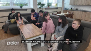 Bez školy a budíku, děti v domově si užívají prázdniny