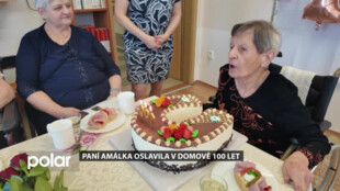 Paní Amálka Kyjovská oslavila v domově 100 let, seniorka si život užívá naplno