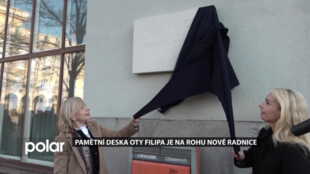 Ostravský spisovatel Ota Filip má rovnou dvě pamětní desky. Najdete je na rohu Nové radnice