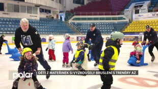 Děti z mateřinek si vyzkoušely bruslení s trenéry AZ
