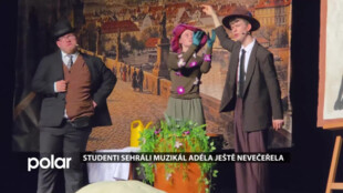Studenti frýdlantského gymnázia sehráli muzikál Adéla ještě nevečeřela