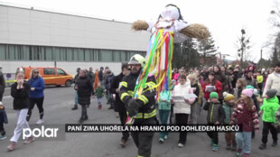 Paní Zima uhořela na hranici pod dohledem čeladenských hasičů
