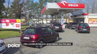 Státem snížené ceny přiměly české řidiče jezdit tankovat do Polska