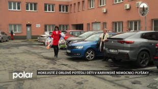 Hokejisté z Orlové potěšili děti v karvinské nemocnici plyšáky