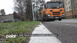 BEZ KOMENTÁŘE: Jarní úklid chodníků a cest ve Studénce