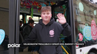 Opavou projel velikonoční trolejbus. Vezl radost i tradice