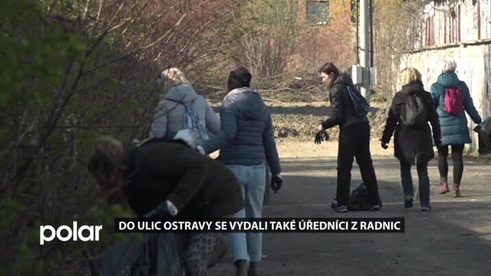 Ostrava uklízela Česko. Do ulic se vydali také úředníci z radnic