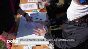 Hasiči bavili rodiny s dětmi velikonočním zajíčkem