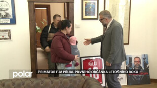 Prvním miminkem ve Frýdku-Místku je Perla, přijal ji primátor
