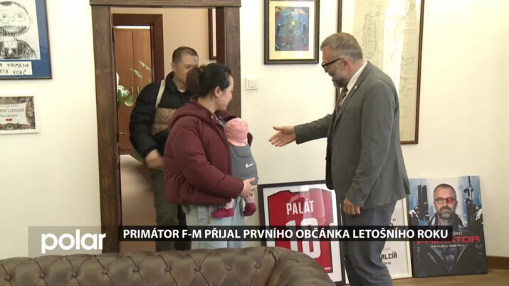 Prvním miminkem ve Frýdku-Místku je Perla, přijal ji primátor