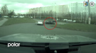 Zběsilá jízda Ostravou skončila nehodou, řidiči hrozí osm let vězení